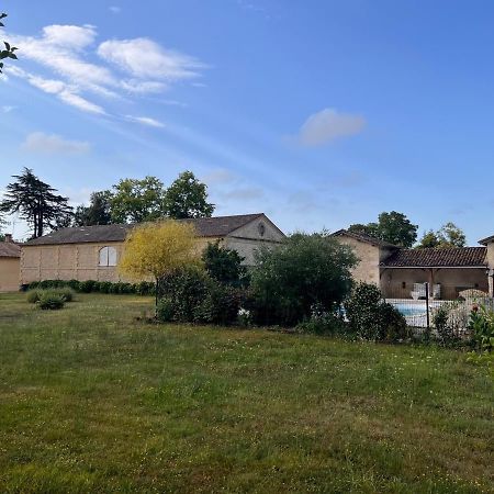 Domaine Clos Et Arbore De 3 Ha Avec Deux Maisons Lamothe-Montravel Eksteriør bilde